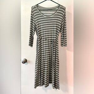Latched Mama 3/4 Sleeve Swing Nursing Dress - Large / Grey & White Stripe